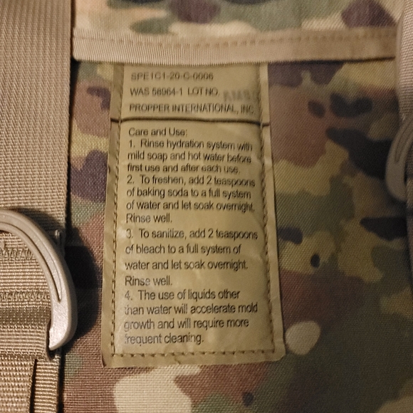 Authentic U.S. Army Molle II Hydration Carrier System - Picture 4 of 5